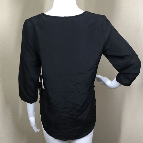 Eric + Lani V-Neck Top C4 - Picture 2 of 6